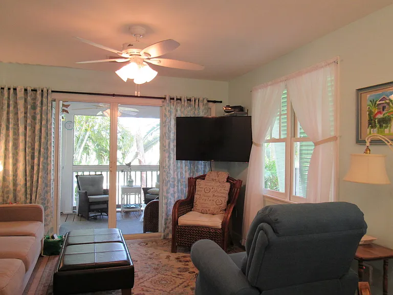 121 Golf Club Dr — Photo 5