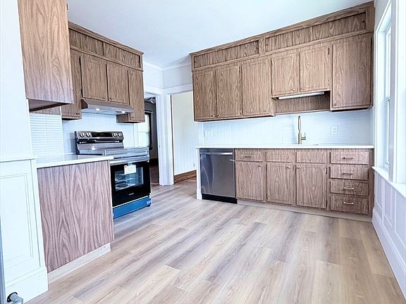 2nd image of 481 Lagrange St
