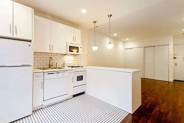 Rented by Mirador Real Estate | media 26