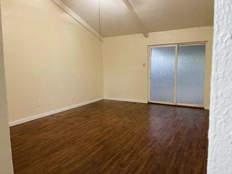 3400 Pleasant Valley Ln — Photo 21