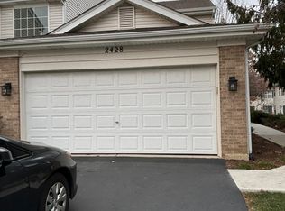 2428 Stoughton Cir, Aurora, IL 60502