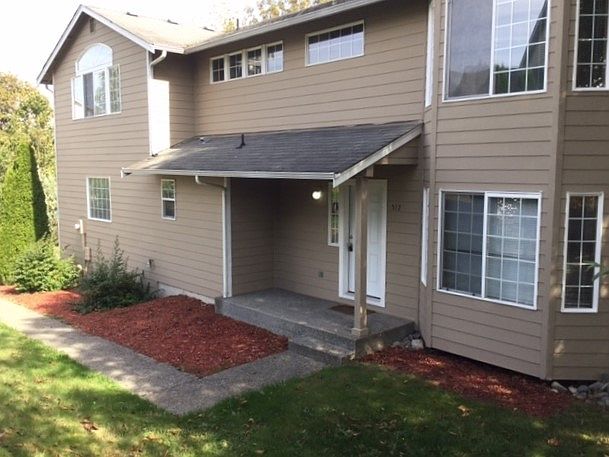 1st image of 512 21st Avenue Ct E