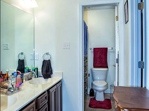2nd image of 3015 Earle Dr