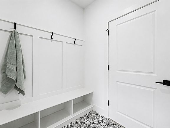 5th image of 13 Kinloch Dr