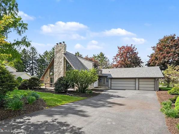 811 Wellington Dr, Carlisle, PA 17013