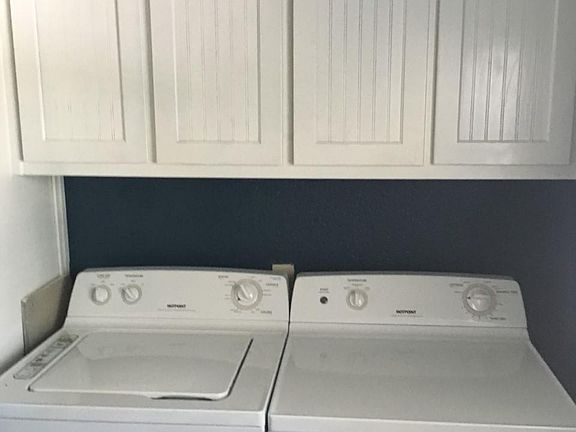 Washer/Dryer in kitchen
