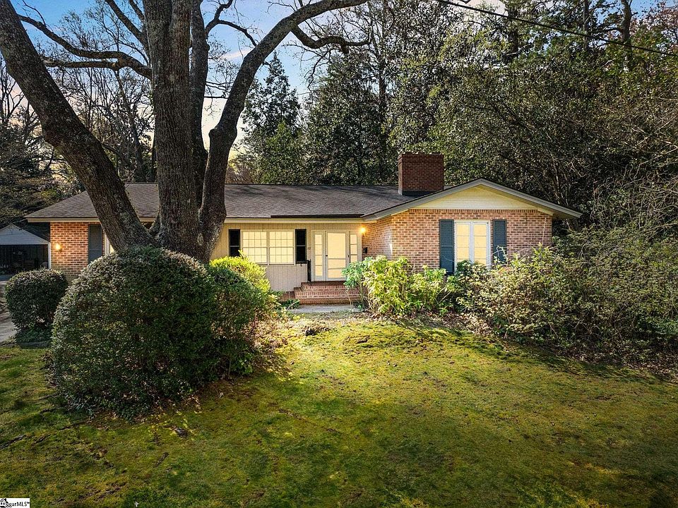 1st image of 110 Country Club Dr