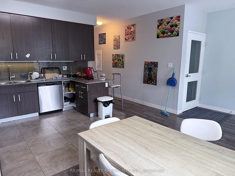 62 Balsam St #T210 — Photo 6