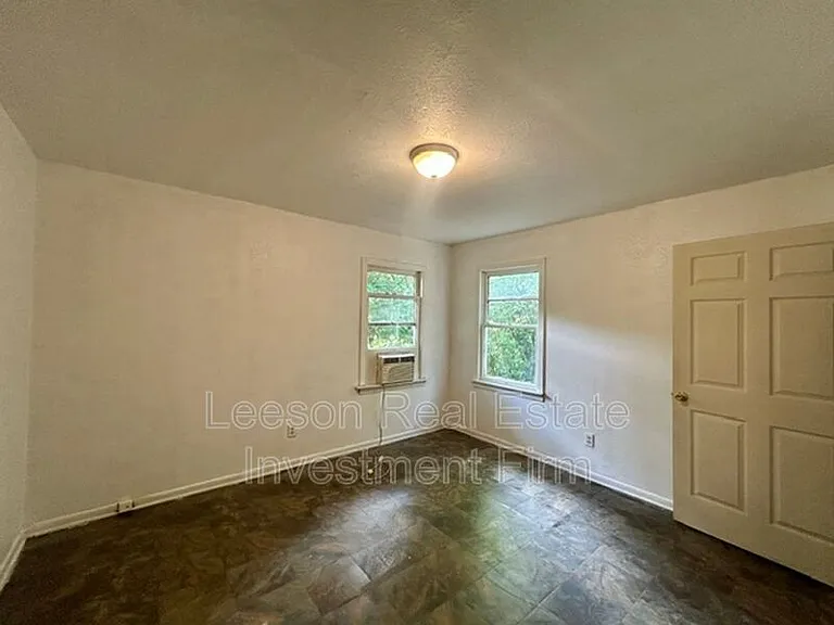 307 W 71st St — Photo 10