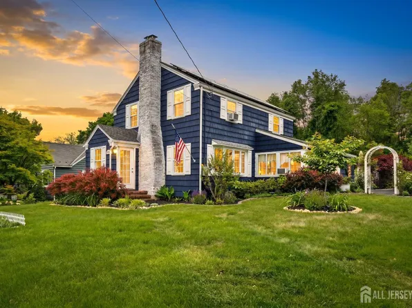 61 Laurel Ave, Kingston, NJ 08528