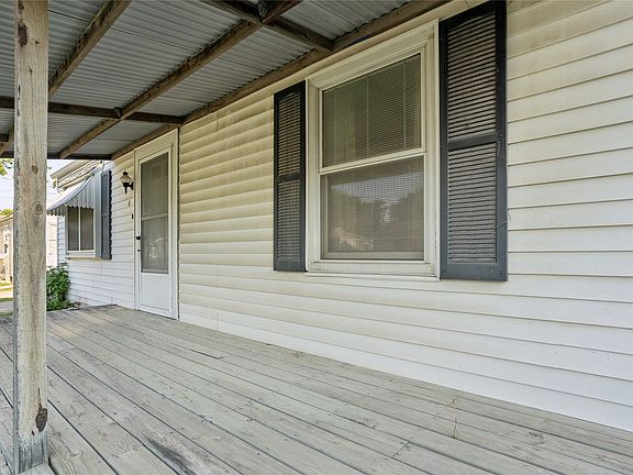 5th image of 8 S Hampton Ct