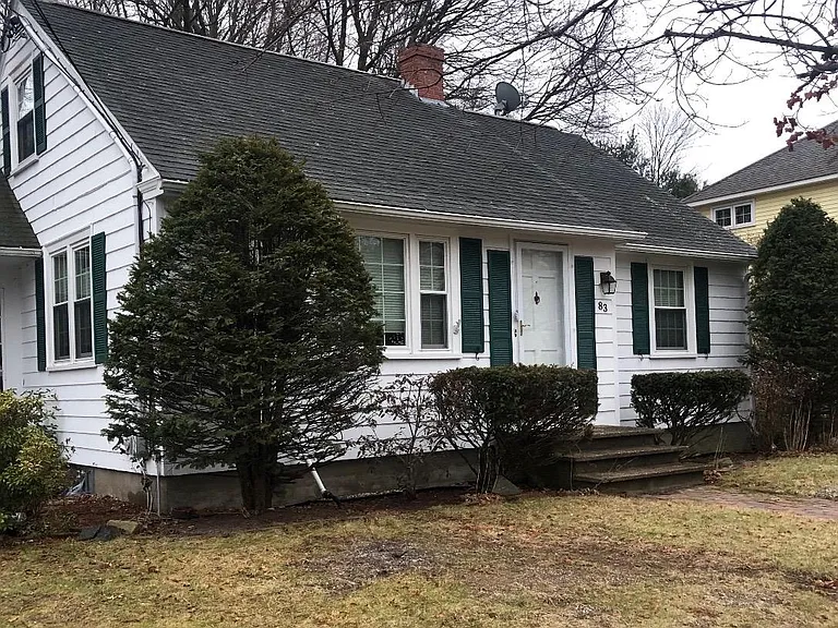 83 Grant St — Photo 2