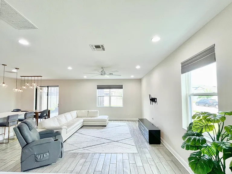 19340 Breynia Dr — Photo 3