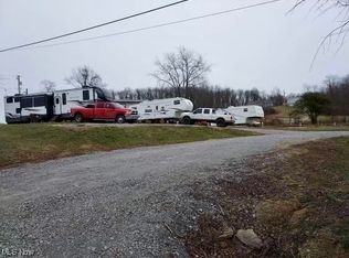 569 Wells Hollow Rd, Wellsville, OH 43968