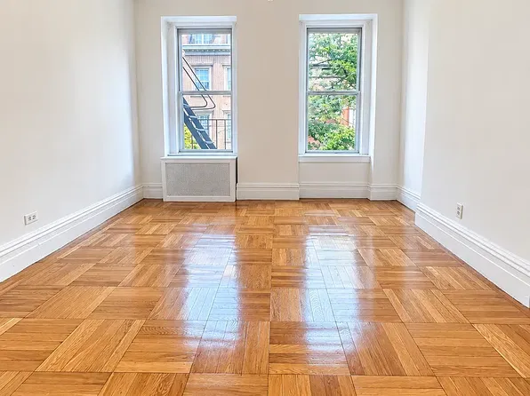 426 E 85th St #3A, New York, NY 10028
