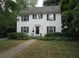 11 Barons Rd, Rochester, NY 14617
