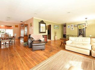 829 Oliver Ave, Valley Stream, NY 11581