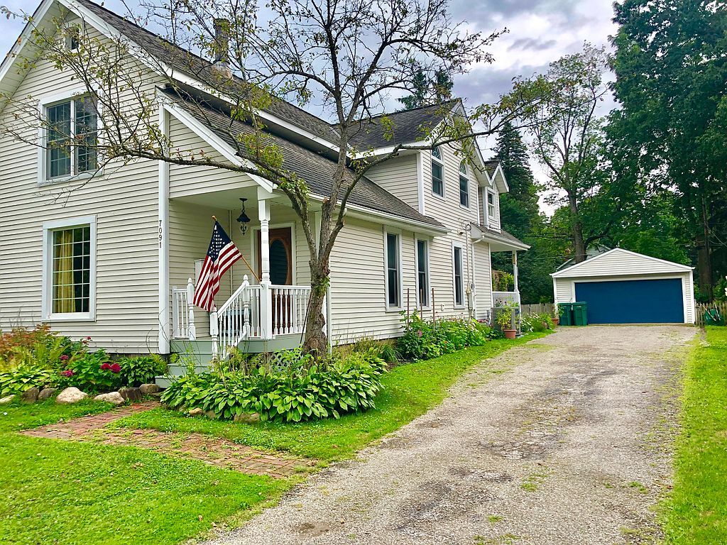 7091 Cedar St - Property Image