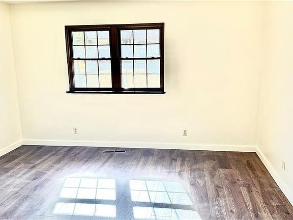 4th image of 3017 Hampton Rd