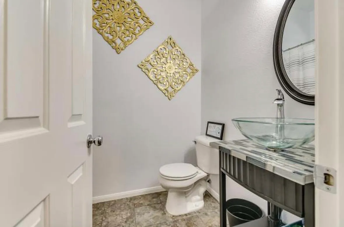 5 bed, 2043 sqft, $1,415 — Photo 2