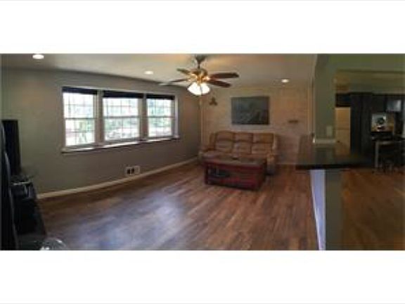 4th image of 940 Vista Glen Dr