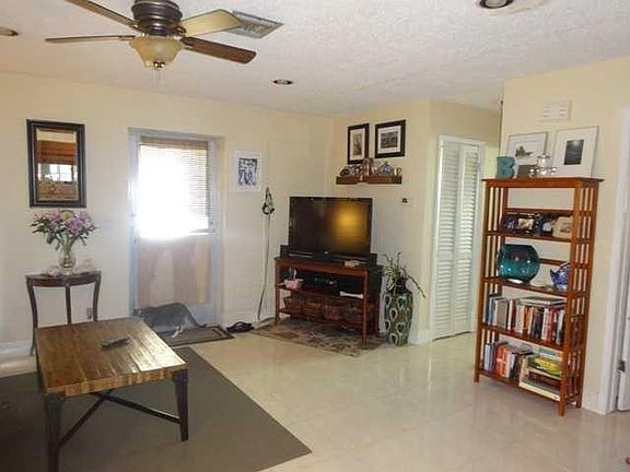 5th image of 3202 NE 7th Pl