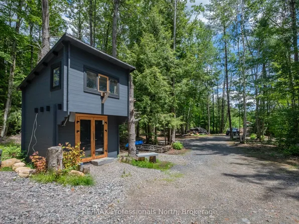 1219 Medora Lake Rd, Muskoka Lakes, ON P0C 1A0