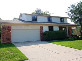 7068 Camelot Dr, Canton, MI 48187