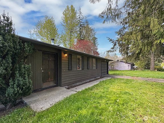 2nd image of 2422 W Hennessy Lane
