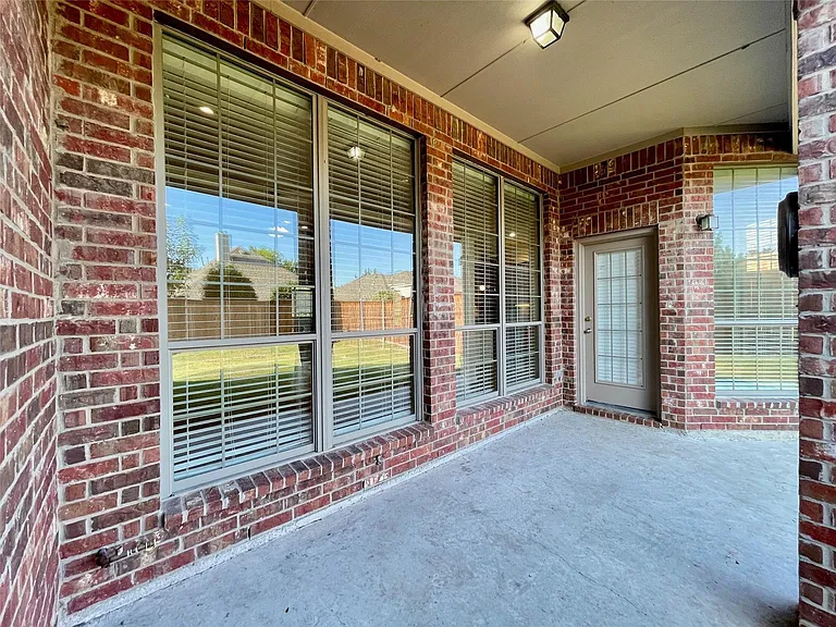 2902 Madison Dr — Photo 31
