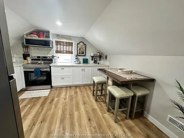 554 Notre Dame St #UPPER — Photo 6