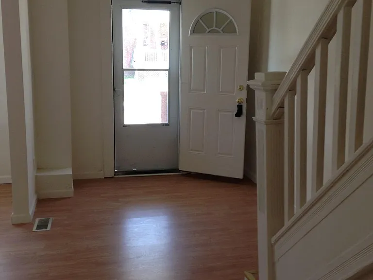 621 Linnard St — Photo 13
