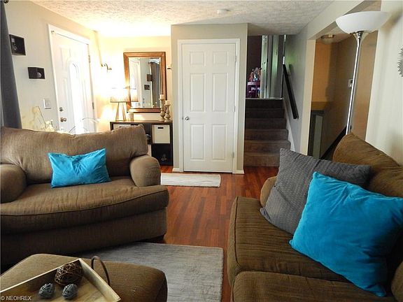 3rd image of 1105 W 42nd Pl