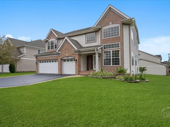 232 Heritage Woods Dr, West Chicago, IL 60185