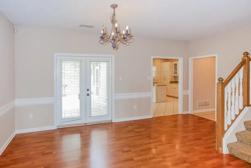 3 bed, 2.0 bath, 2500 sqft, $2,270 — Photo 4