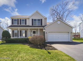 10 Jester Ct, Schenectady, NY 12304