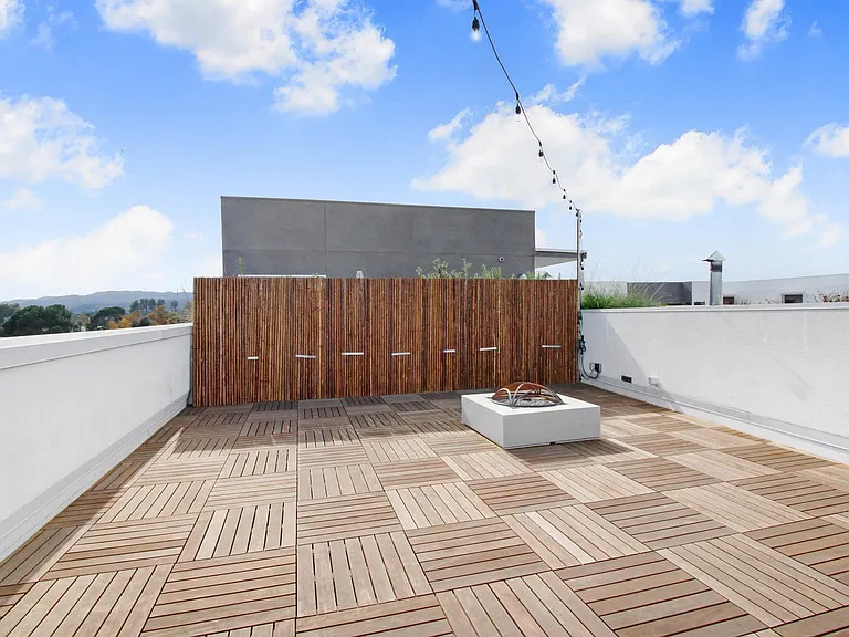 Watermark Apartments — Photo 15
