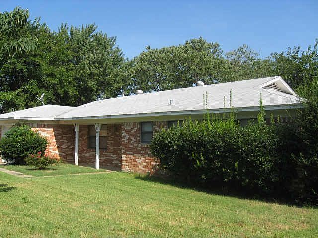 1st image of 805 Bluebonnet Pl