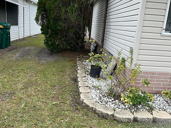 4th image of 893 Cashew Cir