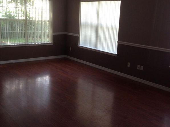 6374 Cottage Woods Dr