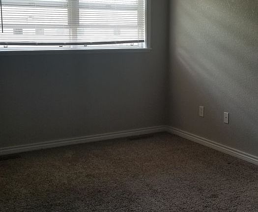 5th image of 321 W Myrtle St