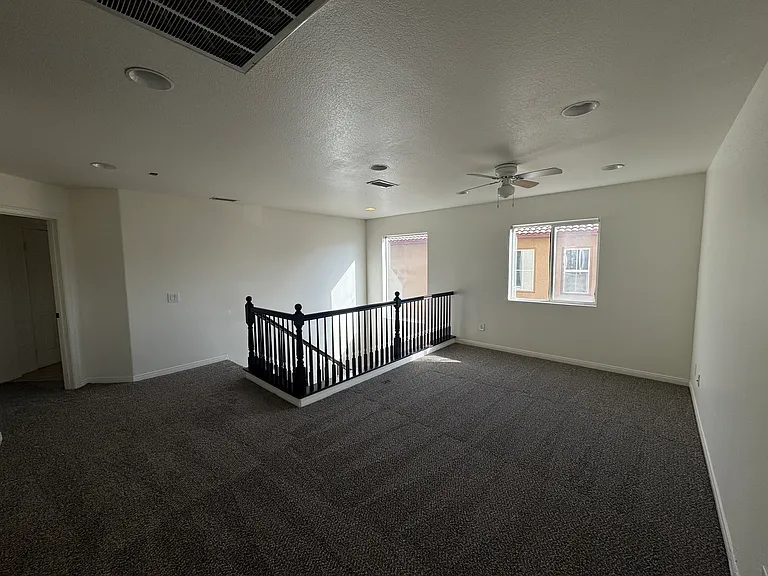 18 Copperstone Ln — Photo 5