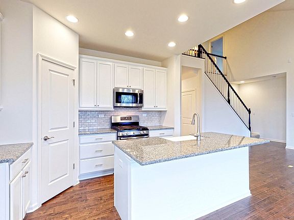 5th image of 123 Hubbard Ln