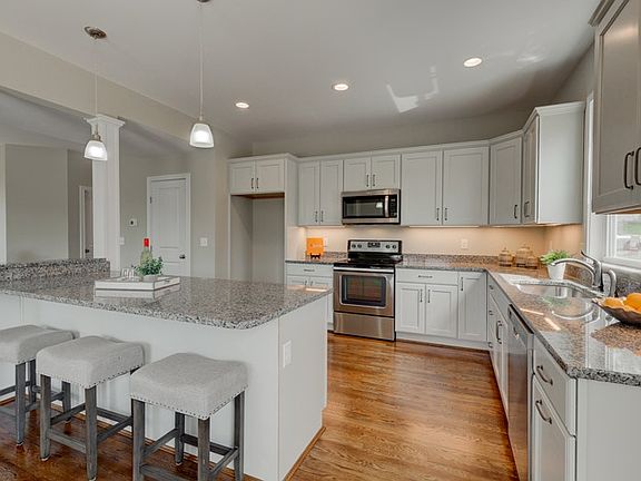 4th image of 1081 Altavia Ave
