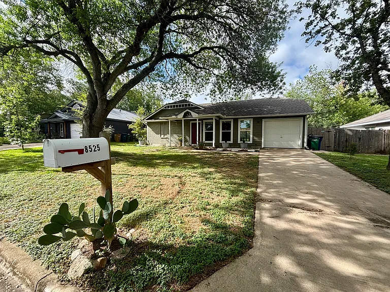 8525 Cornwall Dr — Photo 11