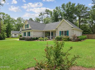 376 Crown Pointe Drive, Hampstead, NC 28443