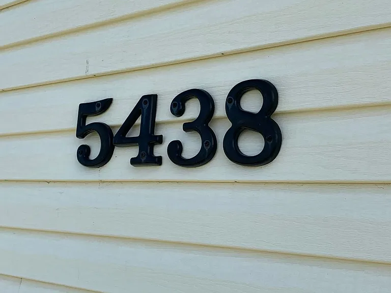 5438 — Photo 8