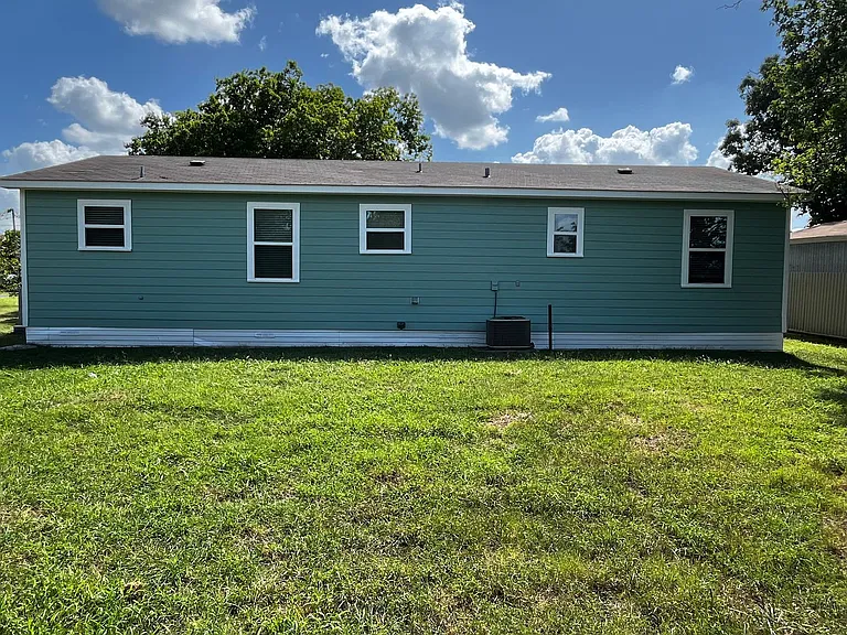 1502 Daffan Ave — Photo 22