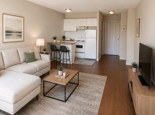 630 17th Ave SW #5005, Calgary, AB T2S 0B4