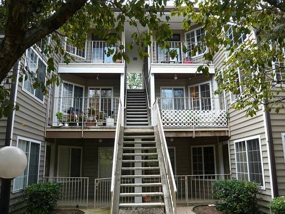 1st image of 10825 Amherst Ave #10825
